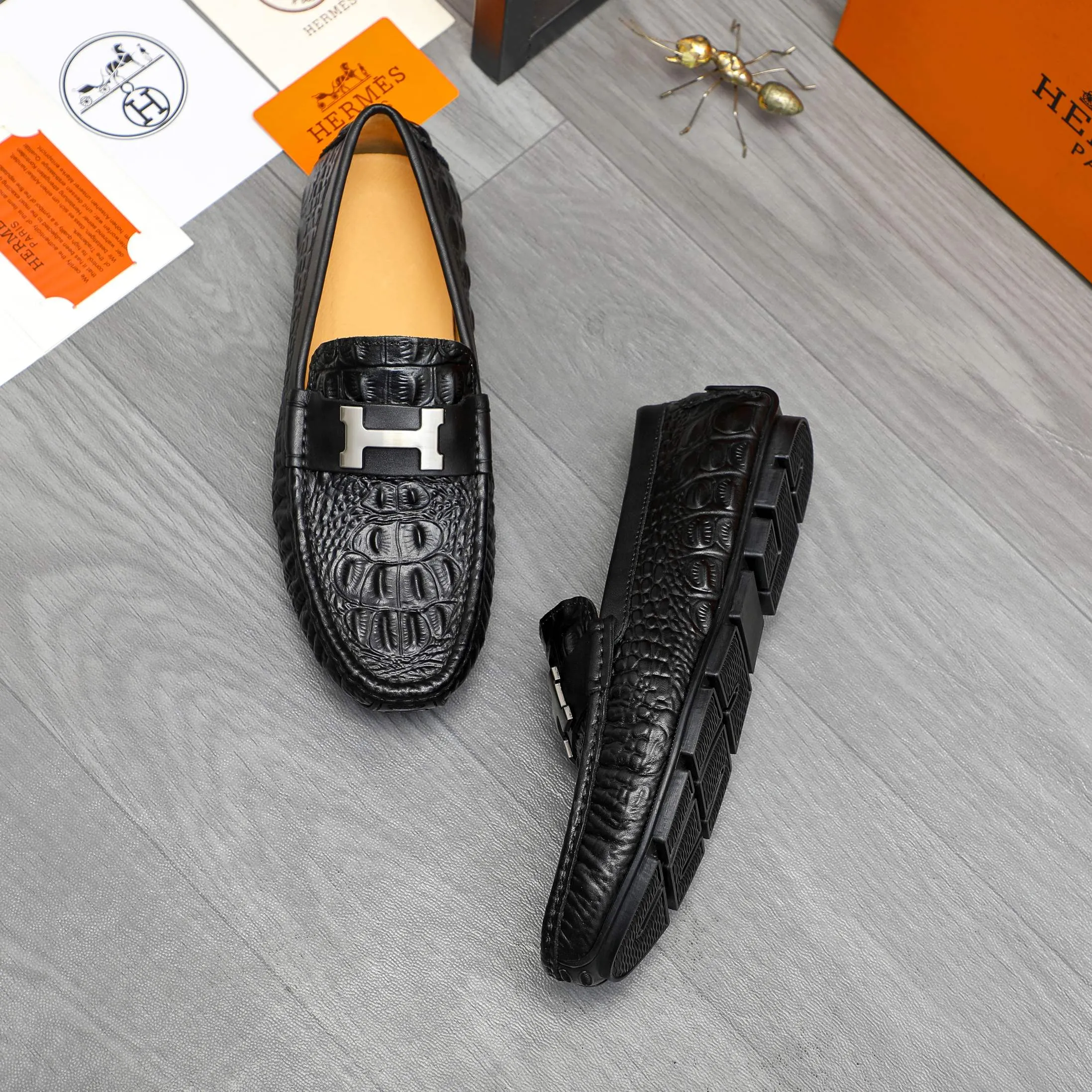 Men's shoes 💰p380 Product trademark: HERMES "Hermes" casual slip-on men's shoes Regular size: 38-45 Product materials: Selected crocodile pattern cowhide upper, pigskin lining, rubber outsole